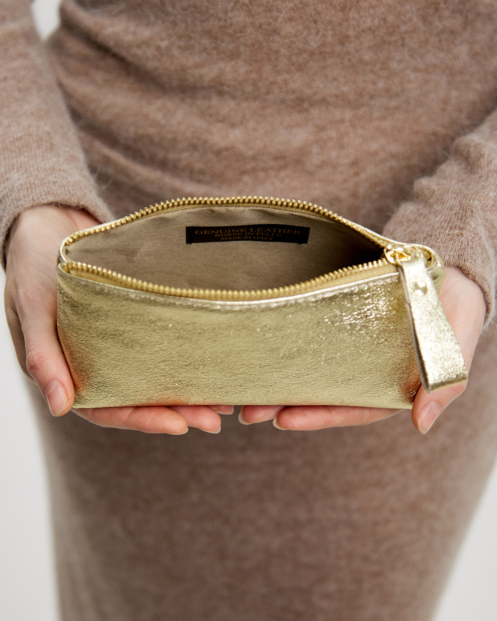 Косметичка 699 03/З золотой