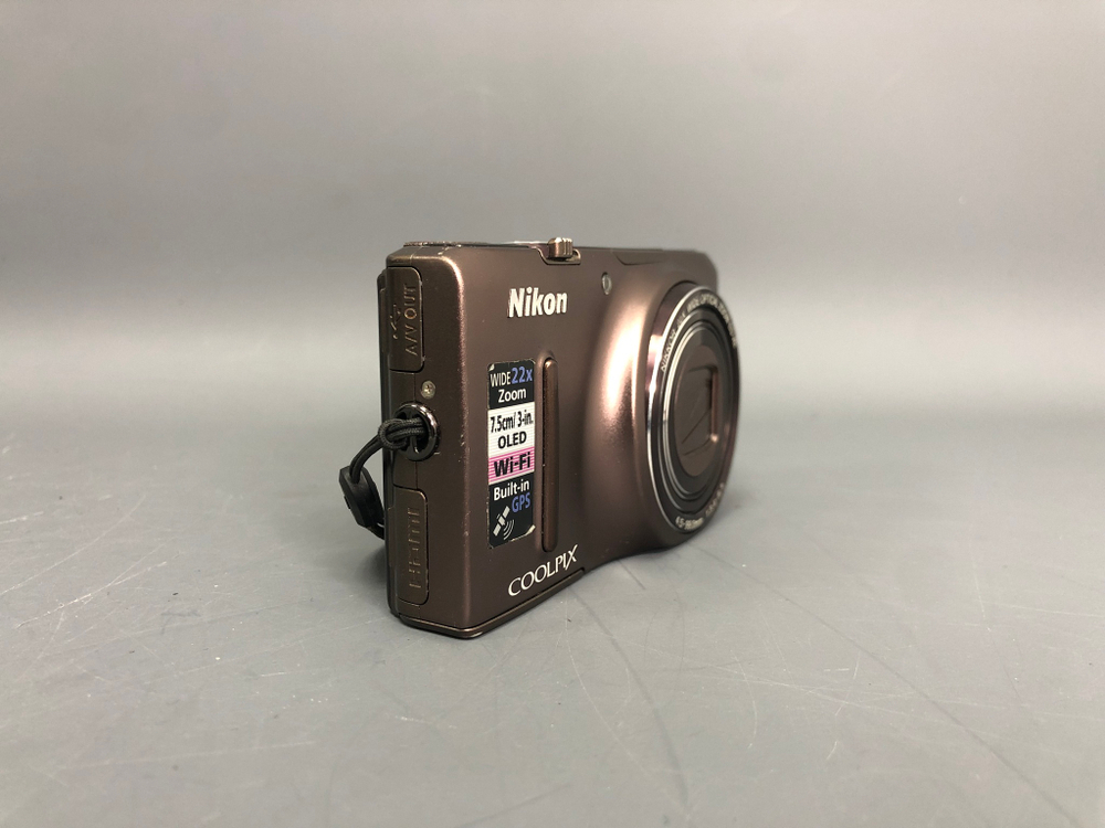 Nikon Coolpix S9500