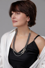 Колье "Эмили" золотой жемчуг с золотой застежкой из кубических микроцирконов