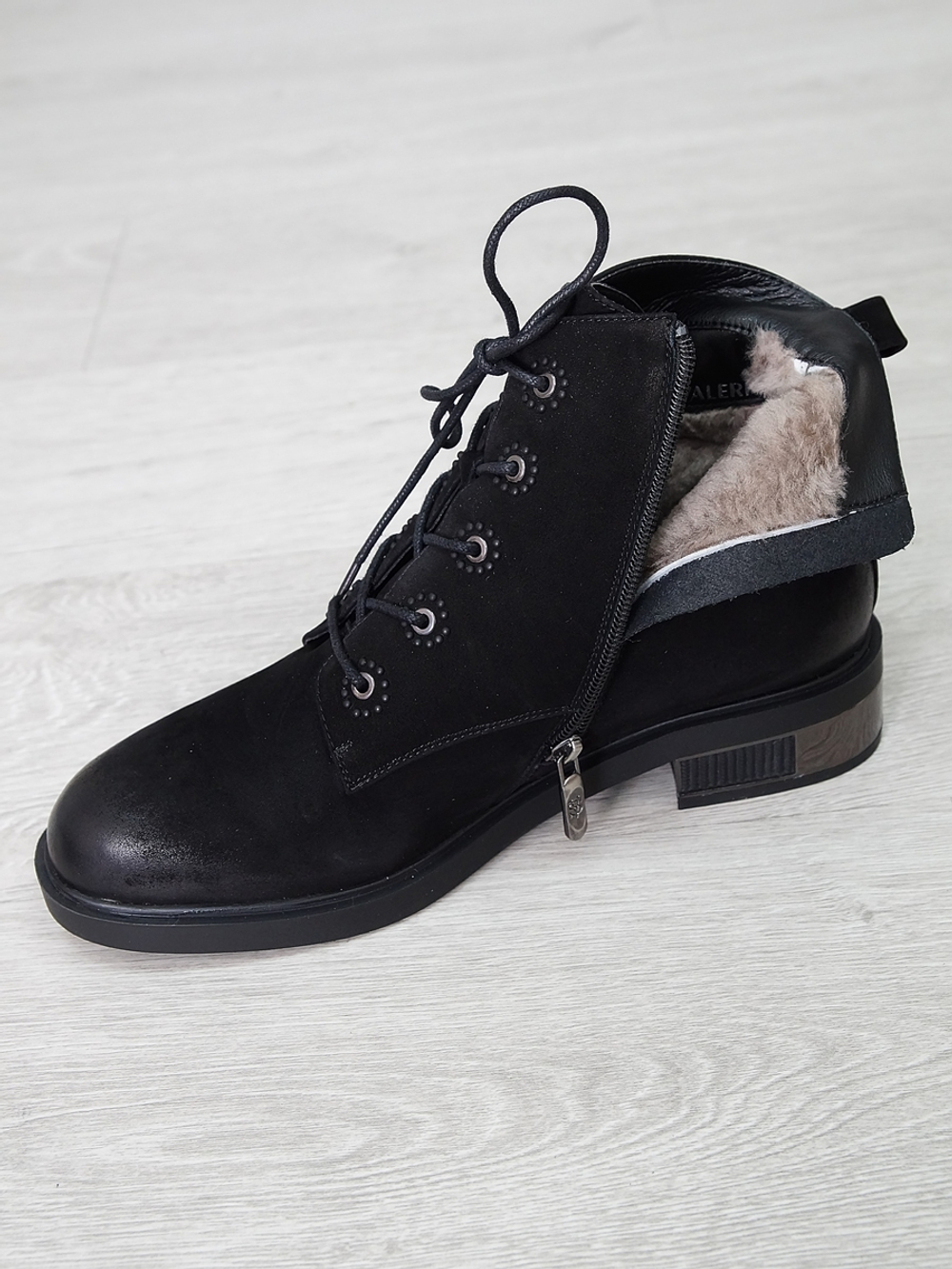 Ботинки женские зимние
