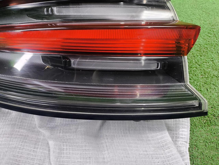 Фонарь левый внешний Porsche Macan 95b (2018-н.в.)