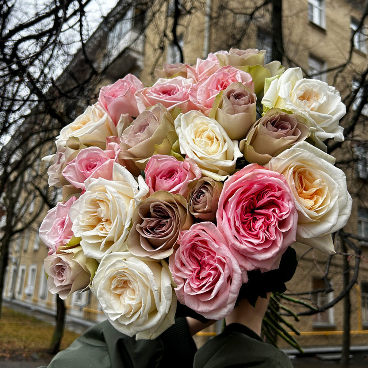 🌸 Небесный микс — букет интерьерных и ароматных роз — 8 марта у Феи