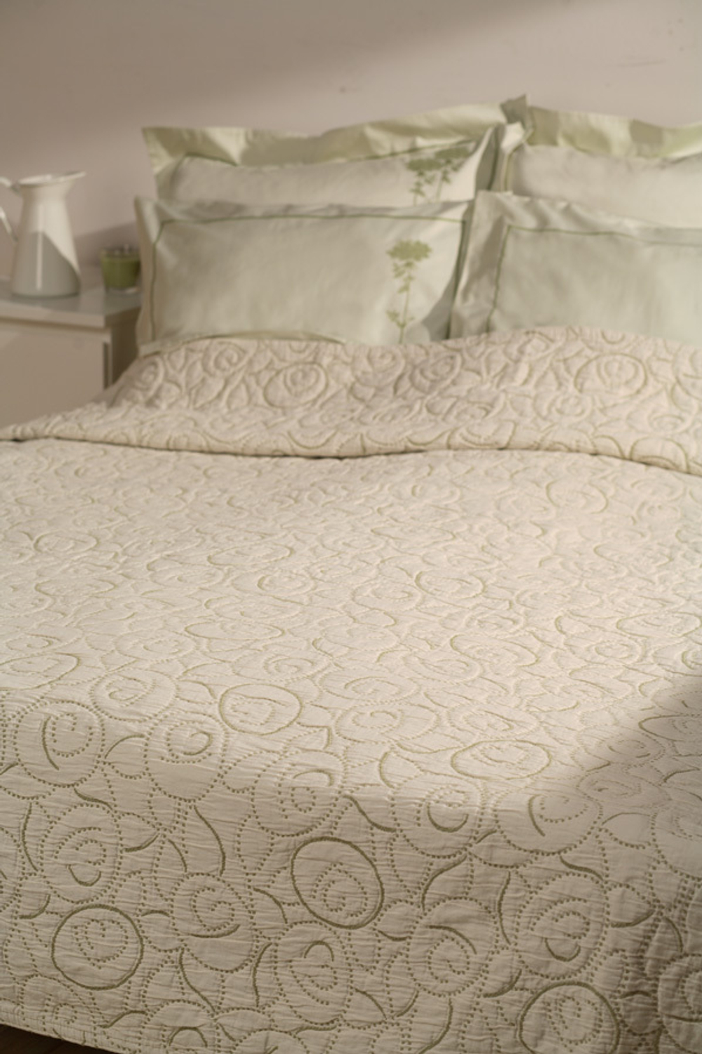 Элитное покрывало Milano зеленое от Luxberry