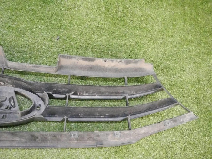 Решетка радиатора Lada Vesta (2015-н.в.)