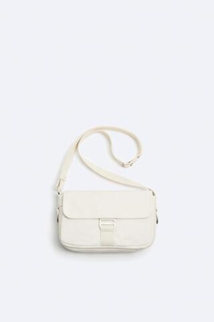 ZARA ХОЛЩОВАЯ СУМКА С ПРЯЖКОЙ, ЭКРЮ