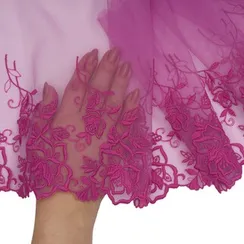 Вышивка на сетке фуксия 17 см (левая)