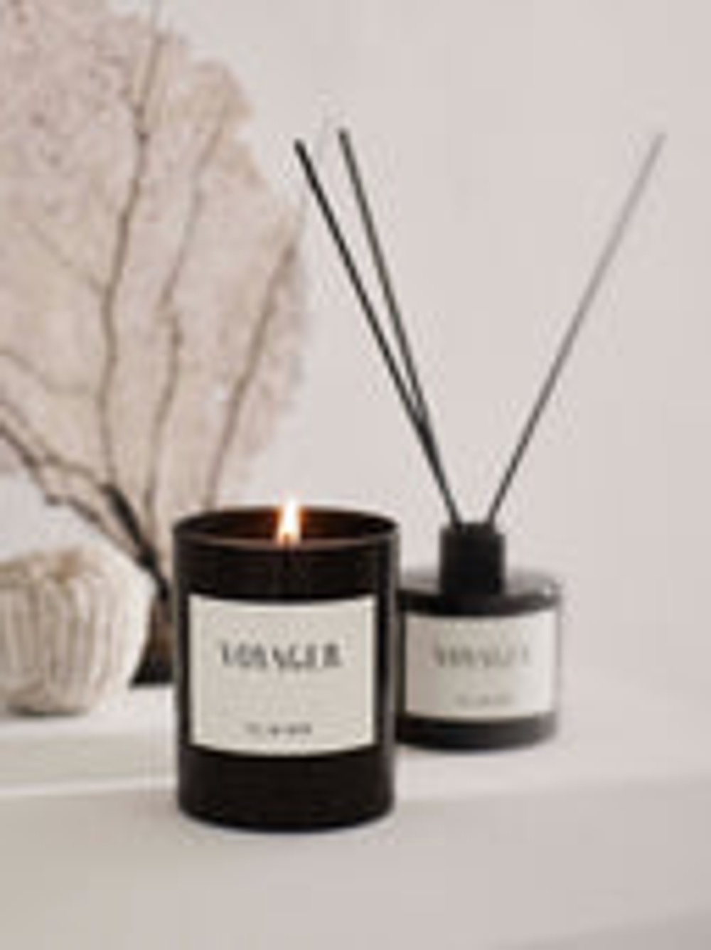 Аромасвеча Tell Me More Scented Candle, Voyager
