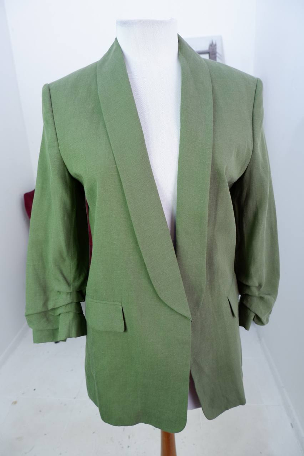 Жакет Calista благородного оттенка, визуально на 46 размер