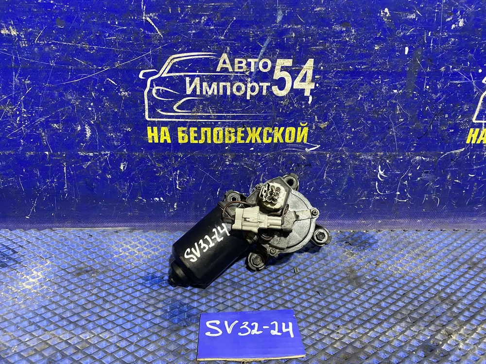 Моторчик переднего дворника TOYOTA CAMRY 1993