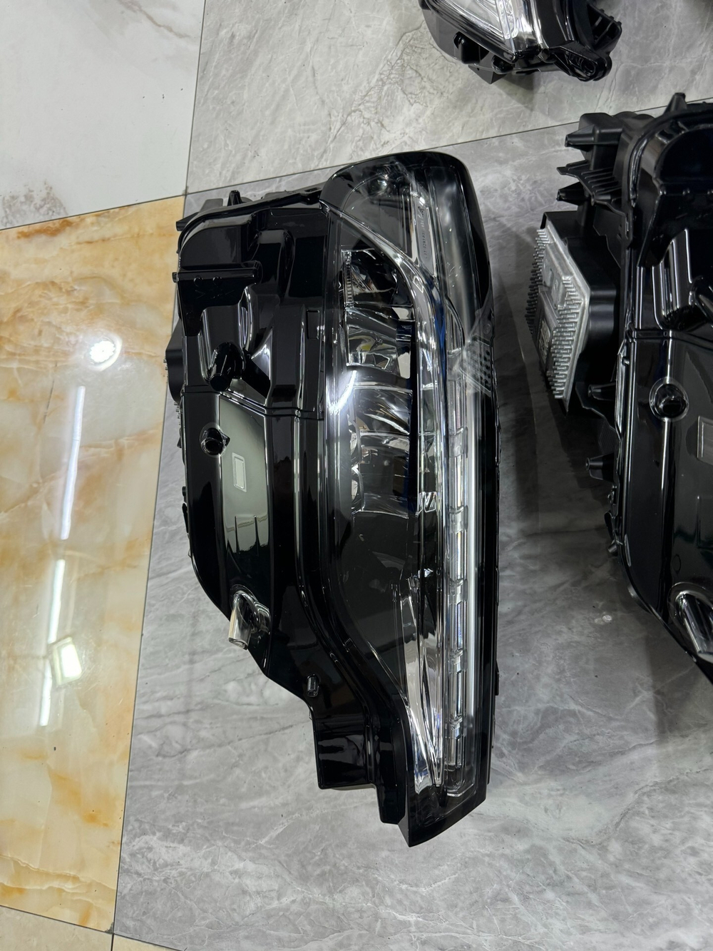 Фара LED передняя Jeep Grand Commander 2018-2021 (левая/правая)