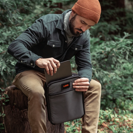 UAG Shock Sleeve Lite for iPad up to 11-Inch-inch Black (Чёрный)982390114040