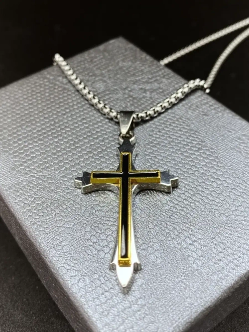 Бижутерная подвеска крестик на серебристой цепочке из стали