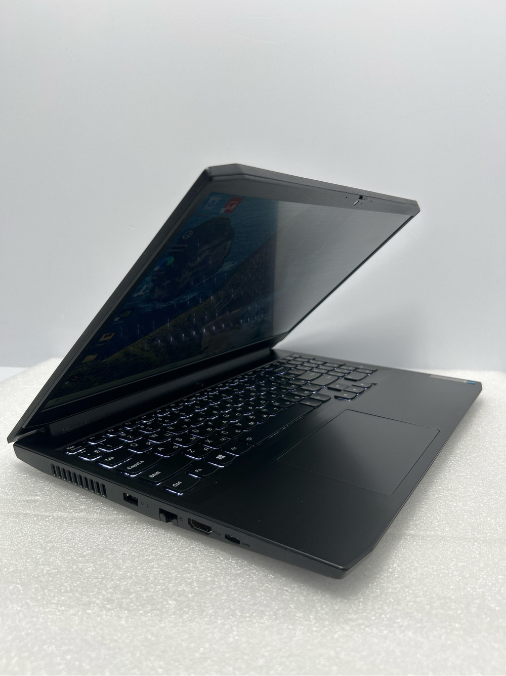 Ноутбук Lenovo IdeaPad Gaming 3 Gen 6 (82K10011RK) 15.6"/Intel Core i5 11300H/RAM 8 GB/SSD 512 GB/nVidia GeForce RTX 3050/1920x1080/IPS 120Hz/DOS/Подсветка кл-ры: LED/Черный. Состояние: Уценка/большой след. на матрице от клавиатуры