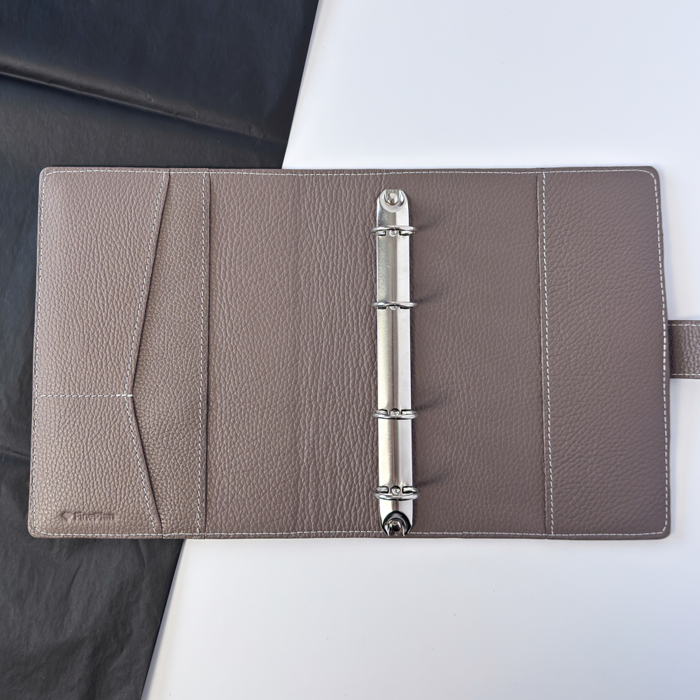 Обложка А5 на хлястике (4 кольца)