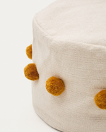 Пуф Manua бежевый с кисточками горчичного цвета, Ø 40 см