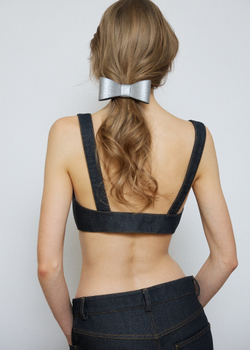 Бант-бабочка из шерсти серебристого цвета