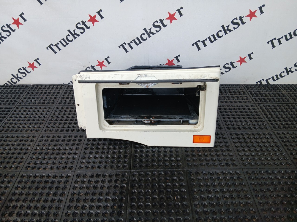 Ящик (дефект) инструментальный левый в сборе 2023г.