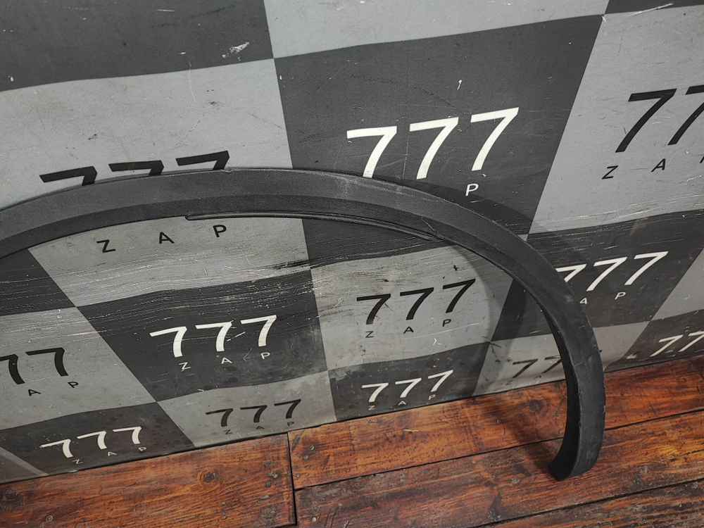 Накладка крыла переднего правого Volkswagen Touareg 3 18-нв Б/У Оригинал 760853718