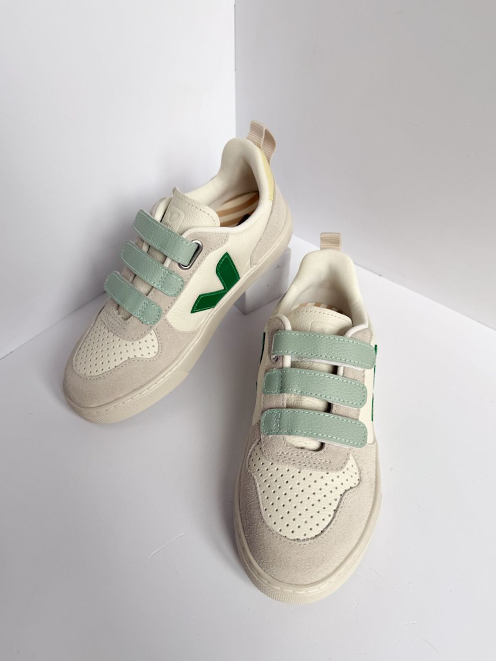 Кожаные кроссовки Veja & Bonpoint, 34