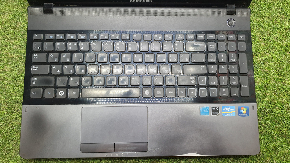 Ноутбук Samsung i3/4Gb
