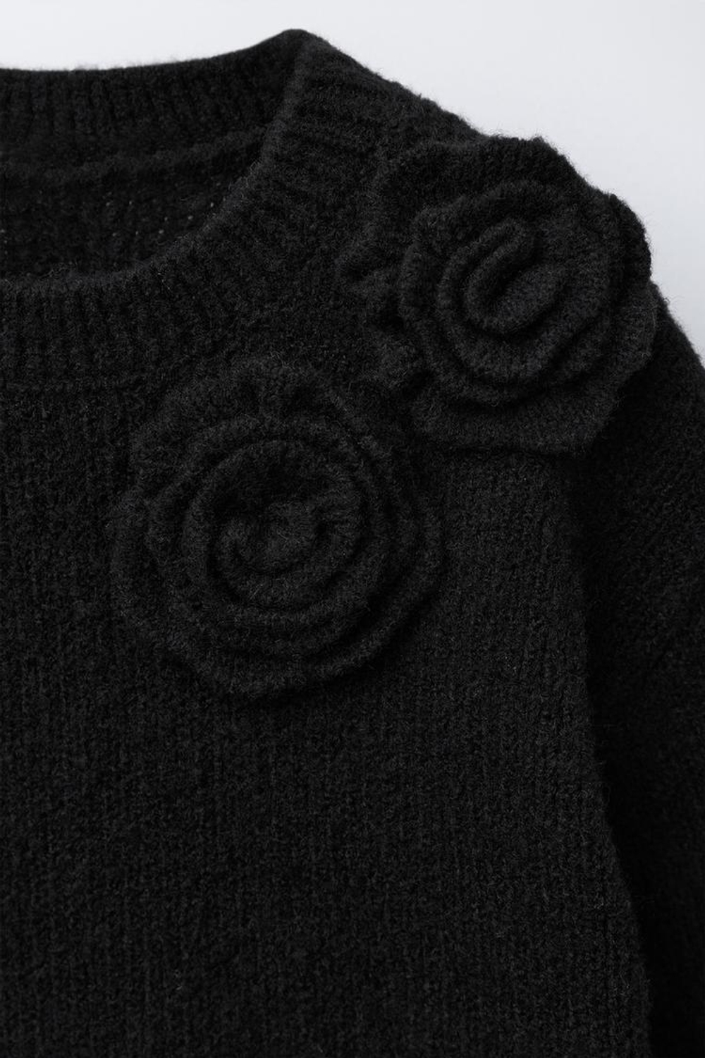 ZARA ТРИКОТАЖНЫЙ ДЖЕМПЕР С ЦВЕТАМИ, ЧЕРНЫЙ