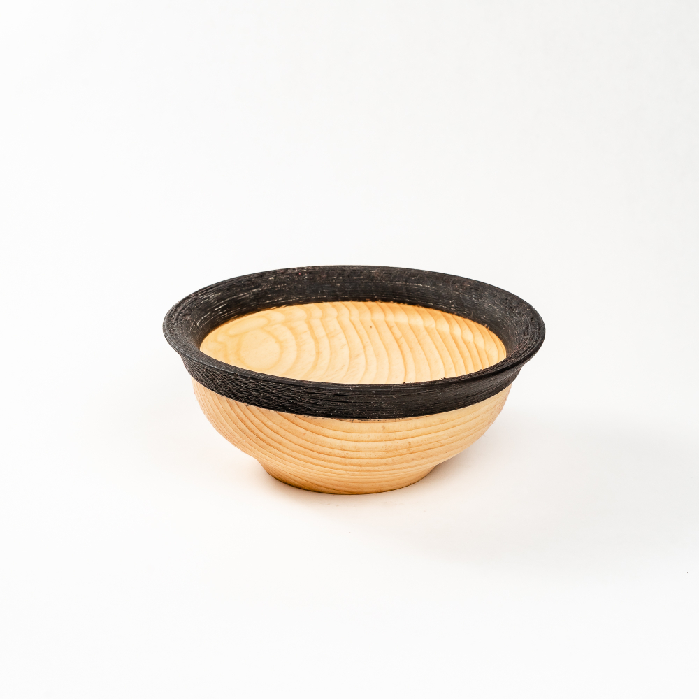 Деревянная глубокая тарелка из сибирского кедра. T194