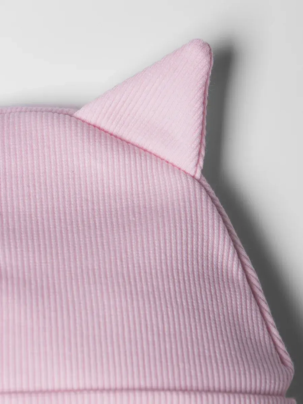 Шапка для девочки осенняя с митенками и снудом