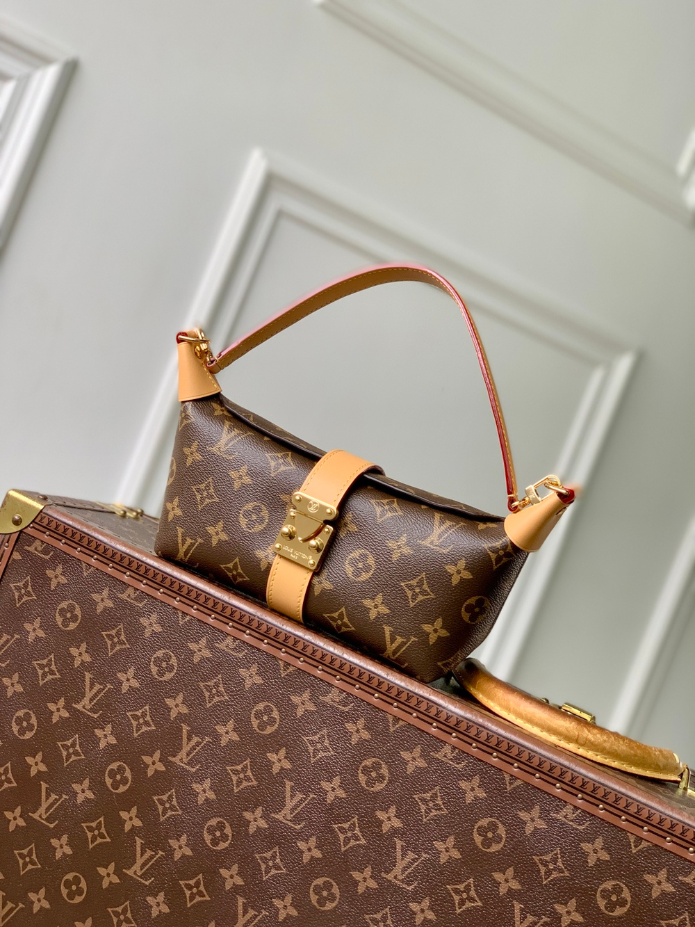 Louis Vuitton Pochette Mia