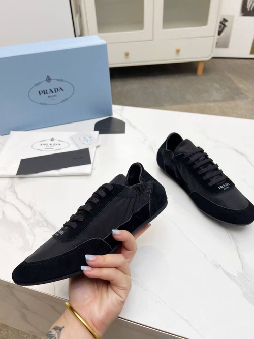 Кроссовки Prada