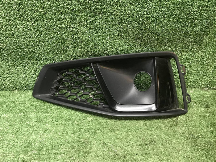 Накладка ПТФ левая Audi A4 B9 (2018-2019) S-line