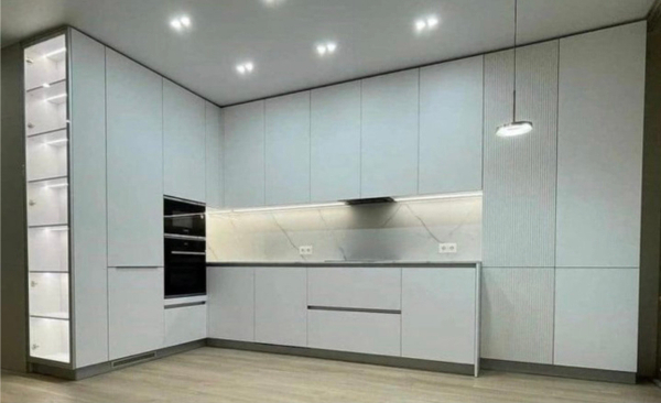 Примеры современных кухонь в дизайне из интернета