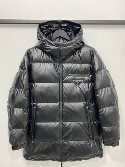 Пуховик Prada