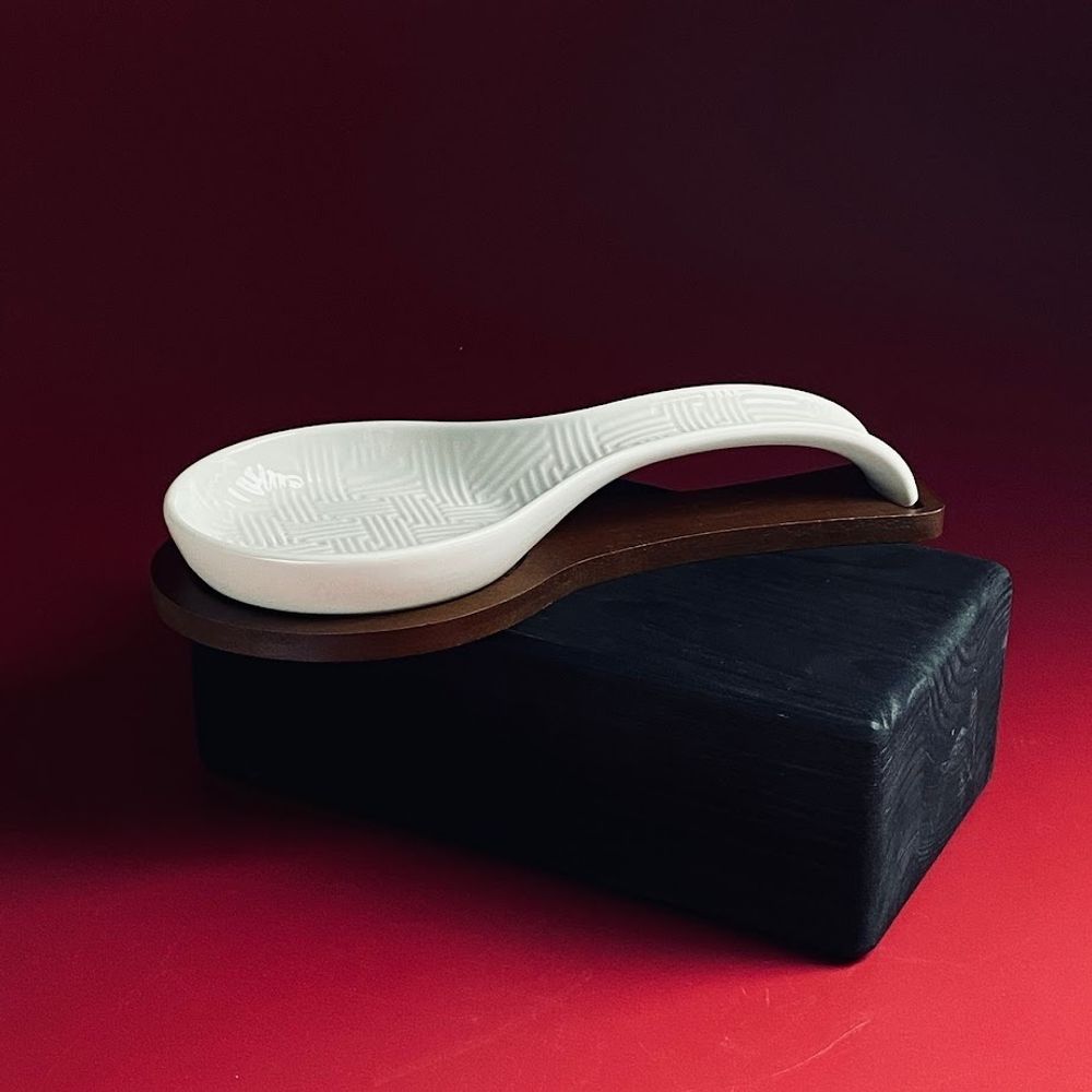 Lenardi 235-090 Ложка подставка 24см на подставке TROPICAL в под.уп.(х36)Фарфор