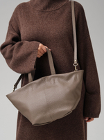 Кожаная сумка Azaro 31355 тауп