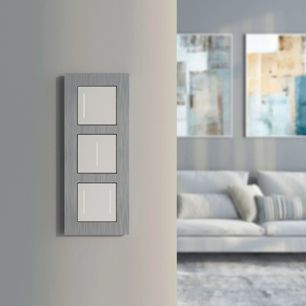 Рамка на 3 поста AluMax (алюминий) W0033506