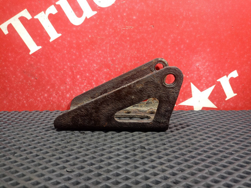 Кронштейн амортизатора заднего