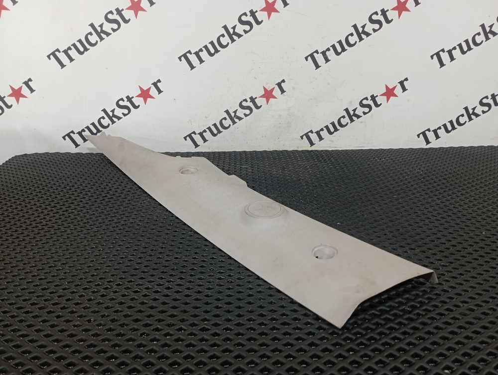 Накладка стойки салона левая 2023г