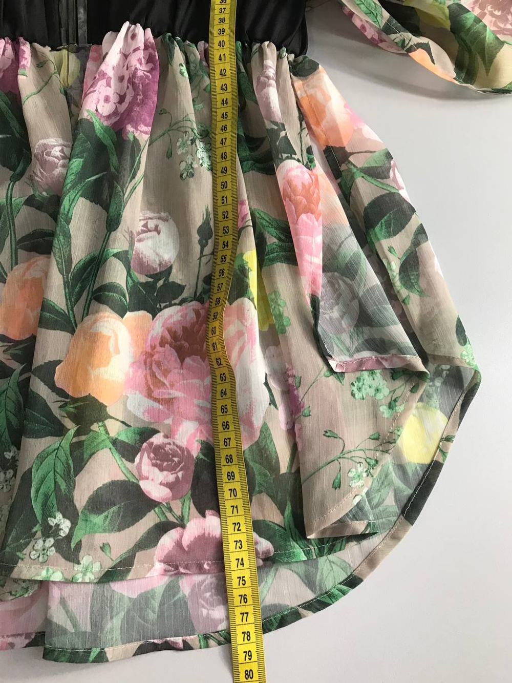 Блузка H&M с акцентом на талии, маркировка S, визуально на 44 размер