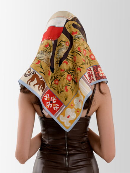 Платок «Женский лик Алтая. Осень» 100% шёлк