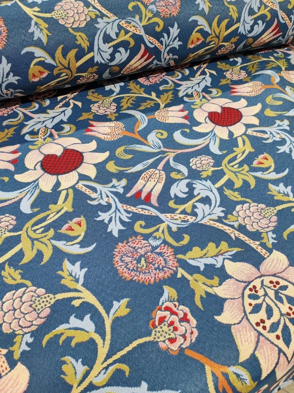 Моррис подсолнухи синий фон Ткань 280 см