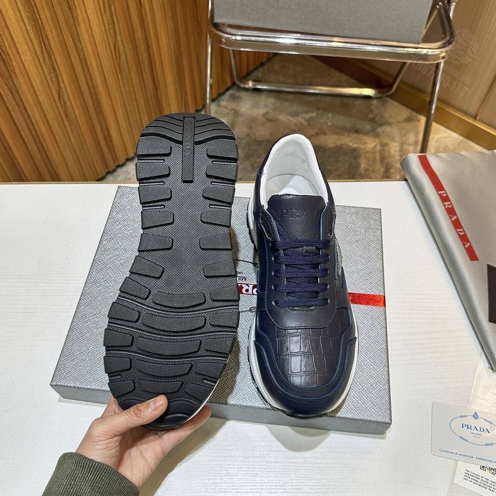 Кроссовки Prada