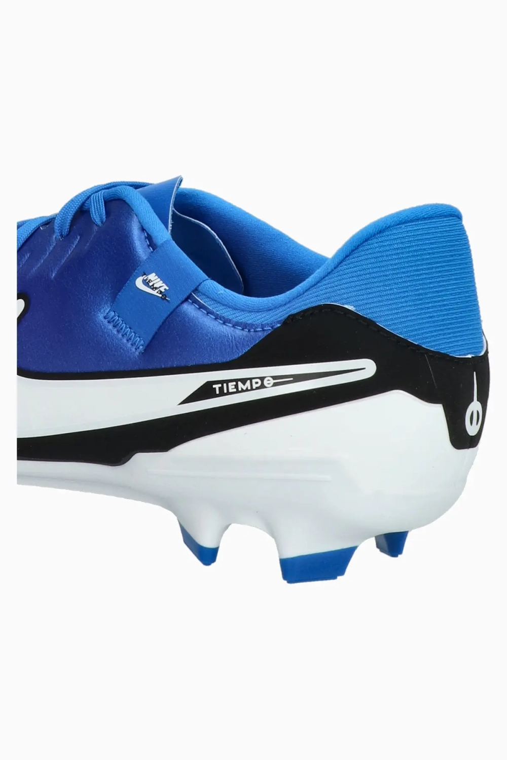 Nike tiempo metal studs store