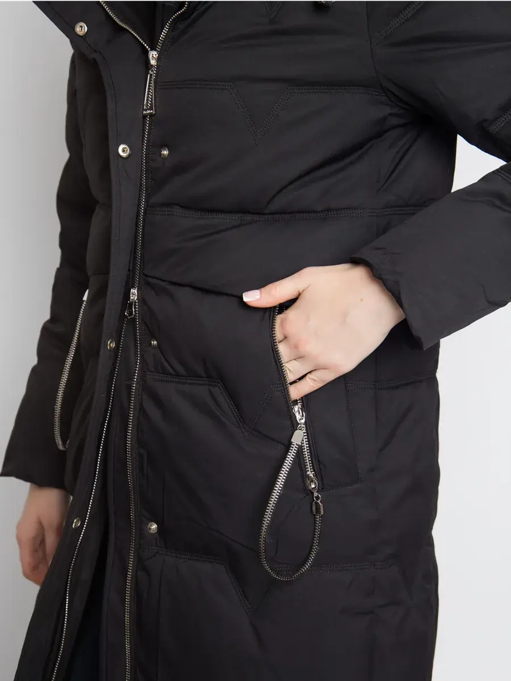 Куртка зимняя удлиненная с капюшоном