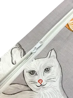 Постельное белье "Kitties" семейное наволочки 50х70 2шт Простынь на резинке 160х200 см Пододеяльник 145х215 см(2шт) Сказка сатин