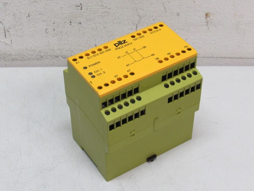 Pilz PNOZ XHCV 0,7/24VDC 2n/o fix ID No. 774560