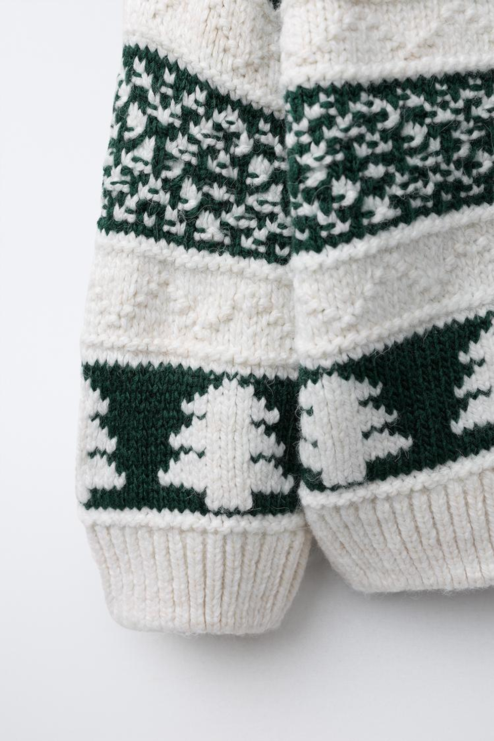 ZARA ВЯЗАНЫЙ ДЖЕМПЕР С ПРИНТОМ «ДЕРЕВЬЯ», ЭКРЮ/ЗЕЛЕНЫЙ