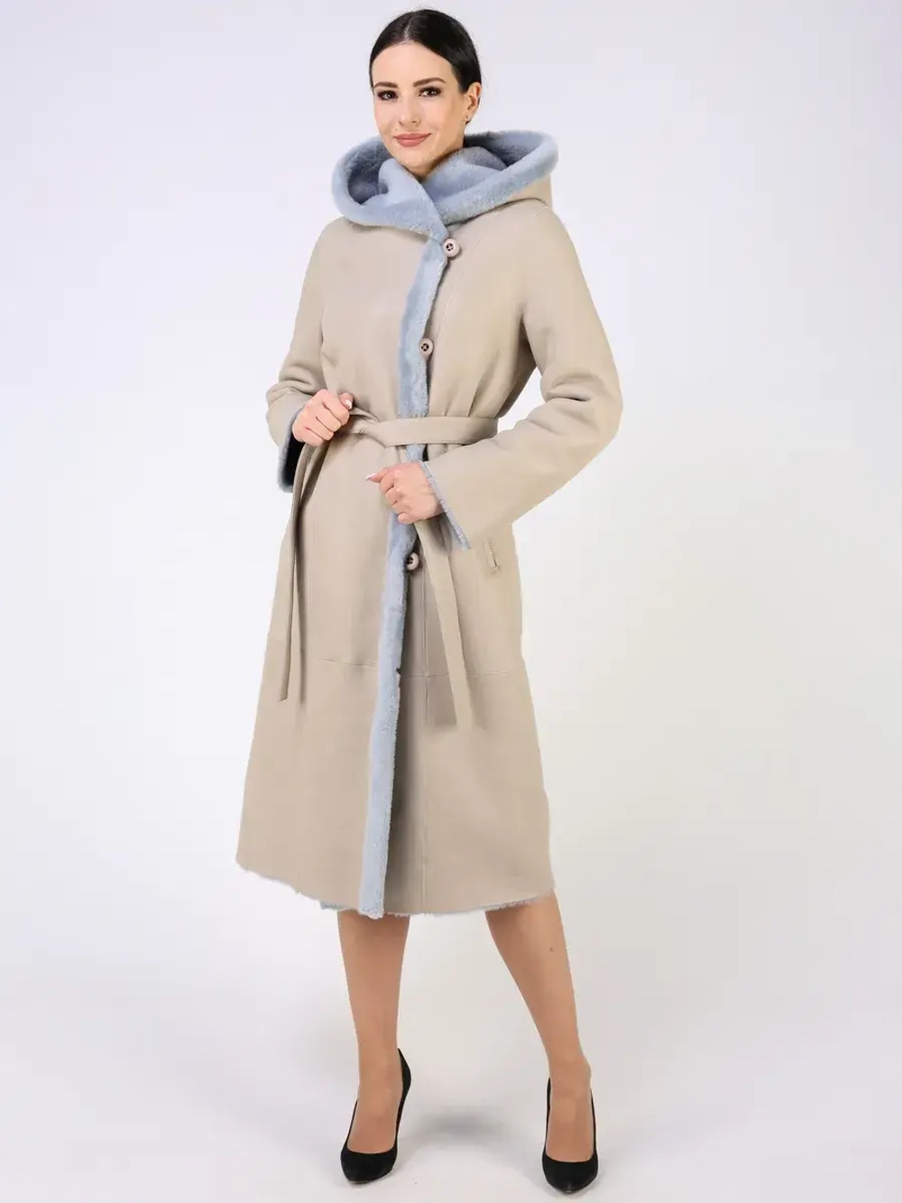 Дубленка зимняя натуральная с капюшоном