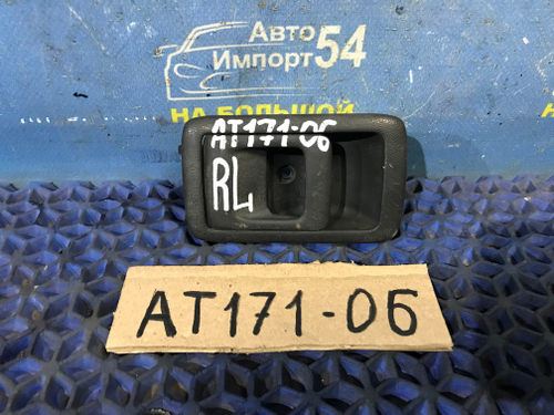 Ручка двери задней левой салонная TOYOTA CARINA 1990