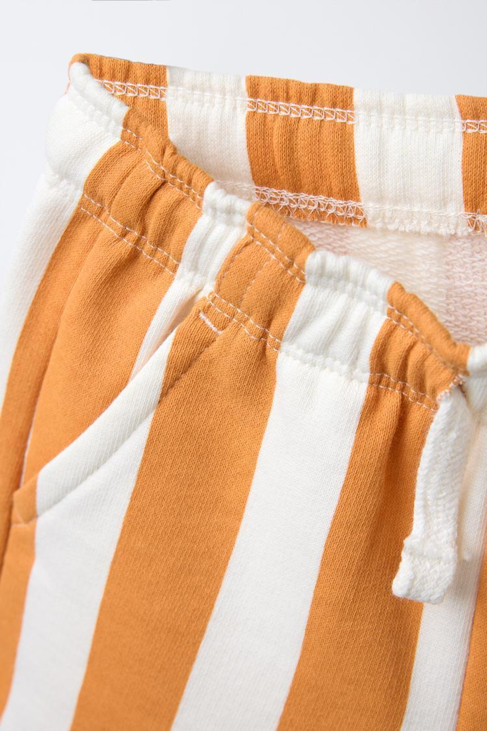 ZARA ПОЛОСАТЫЕ ШОРТЫ ИЗ МЯГКОЙ ТКАНИ, ОХРА