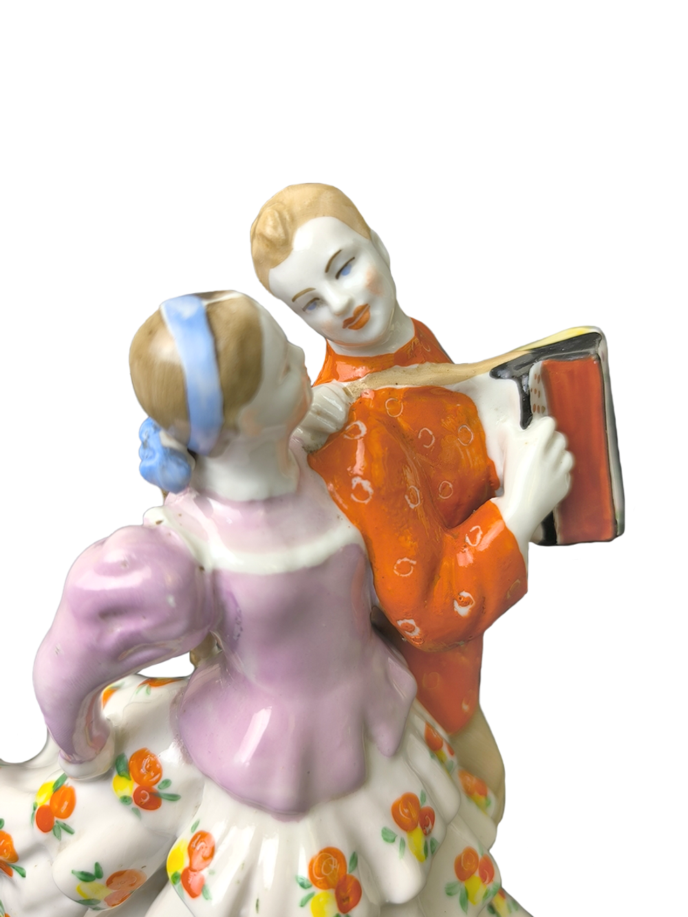 Фарфоровая статуэтка "Уральская кадриль" Дулево